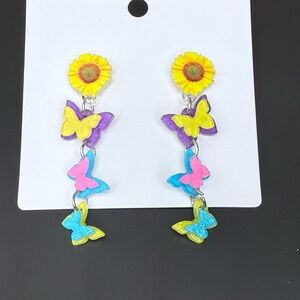NWT Colorful Butterfly and Sunflower Dangle Lightweight Earrings